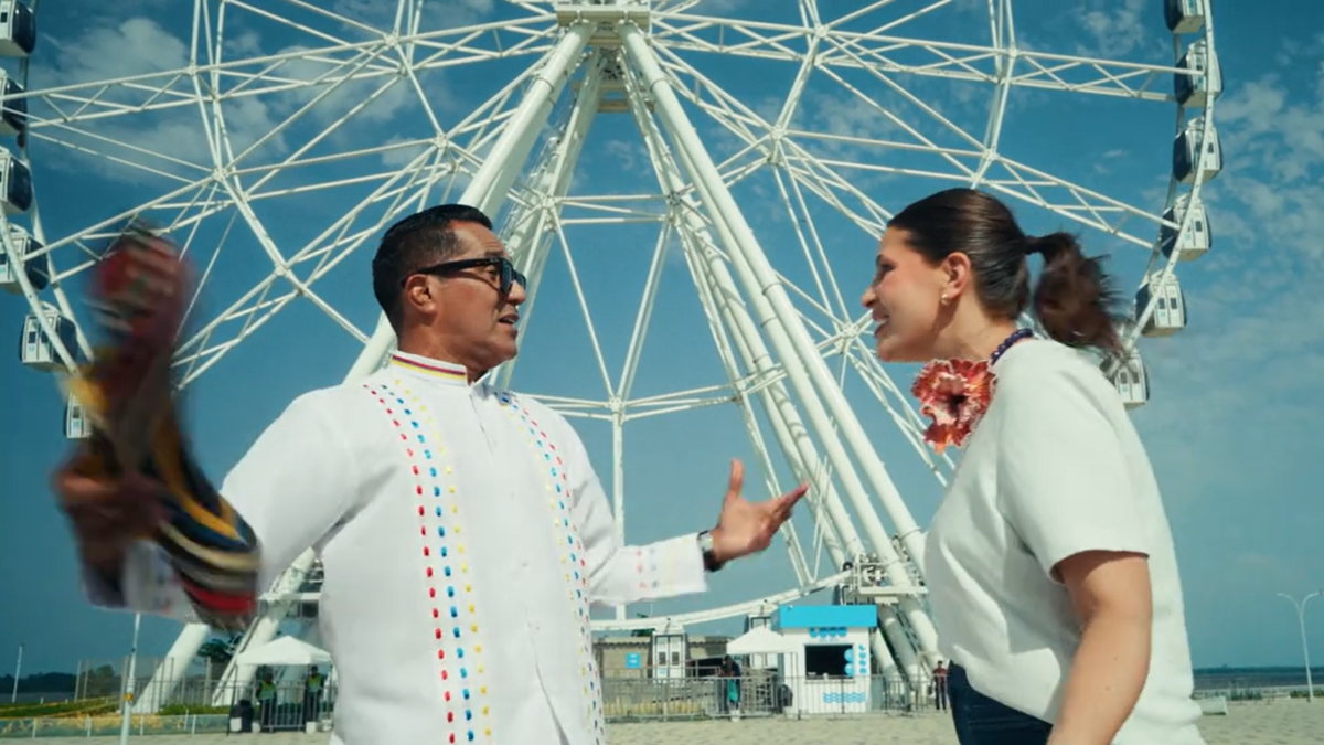 La directora de centro comercial francés que vino a Barranquilla a grabar un video para invitar a Shakira a París