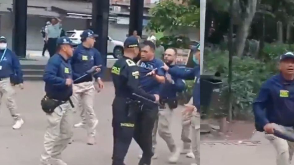 En video quedó registrado el momento en que en gestores de convivencia en Medellín atacan a golpes a un hombre en el parque Bolívar