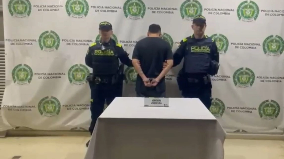 Video revela cómo apartamenteros querían ingresar a robar en Bucaramanga: cayó el implicado que habría entrado a hurtar a varios inmuebles