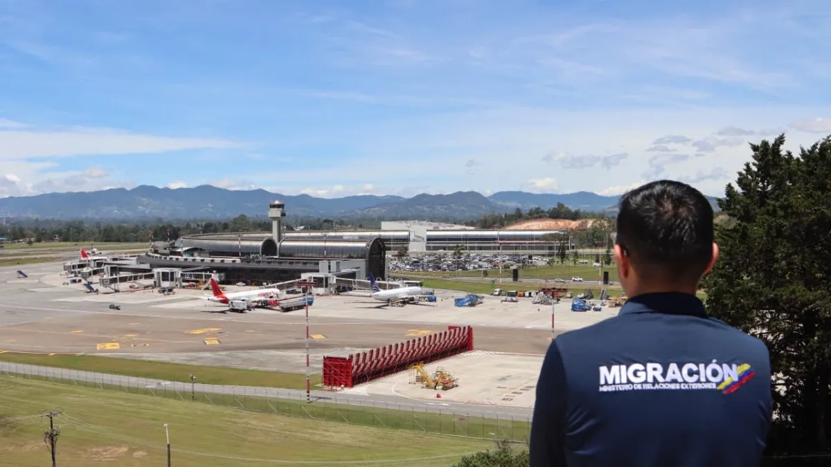 Productora porno de EE. UU. intentó colarse dos veces al país: primero por Bogotá y luego por Antioquia: hubo agresiones en el aeropuerto de Rionegro