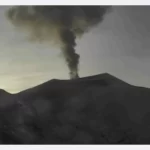 Aeronáutica Civil adopta medidas preventivas en el espacio aéreo del suroccidente del país por emisión de ceniza del volcán Puracé