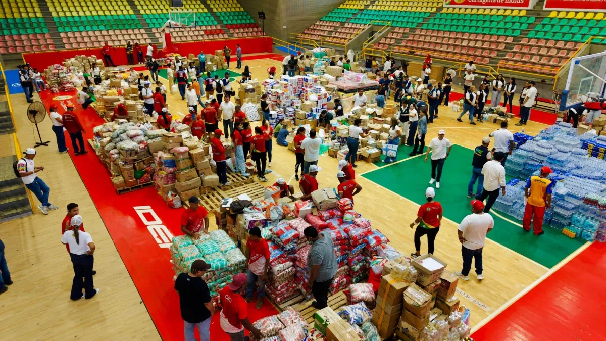 Solidaridad de la Costa Caribe frente a la tragedia nacional: Cartagena recauda 12 toneladas de ayuda e inicia despacho de suministros hacia el Chocó