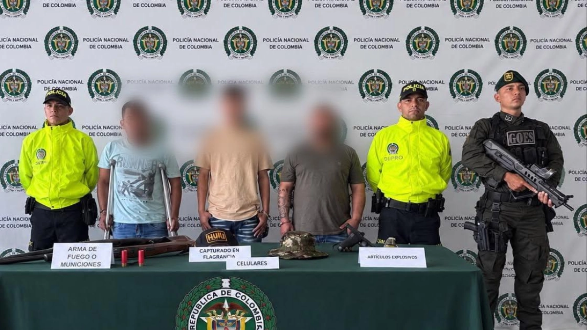 Tres integrantes del frente ‘Yair Bermúdez’ de las disidencias en el Valle del Cauca fueron capturados en Sevilla con armas y una granada